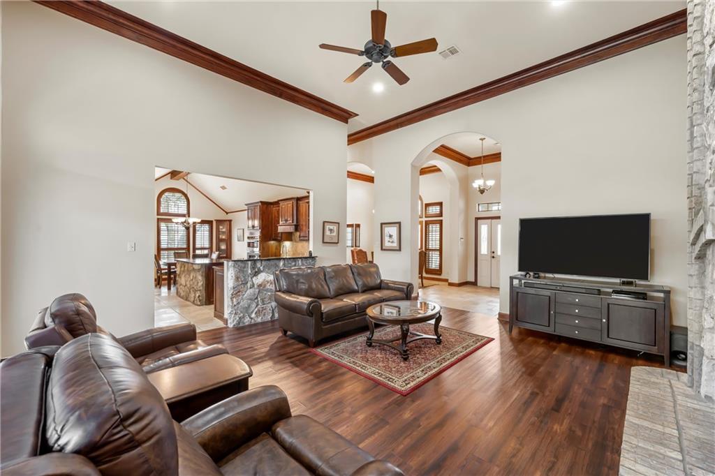 302 Ranchgate Trl Property Photo 6