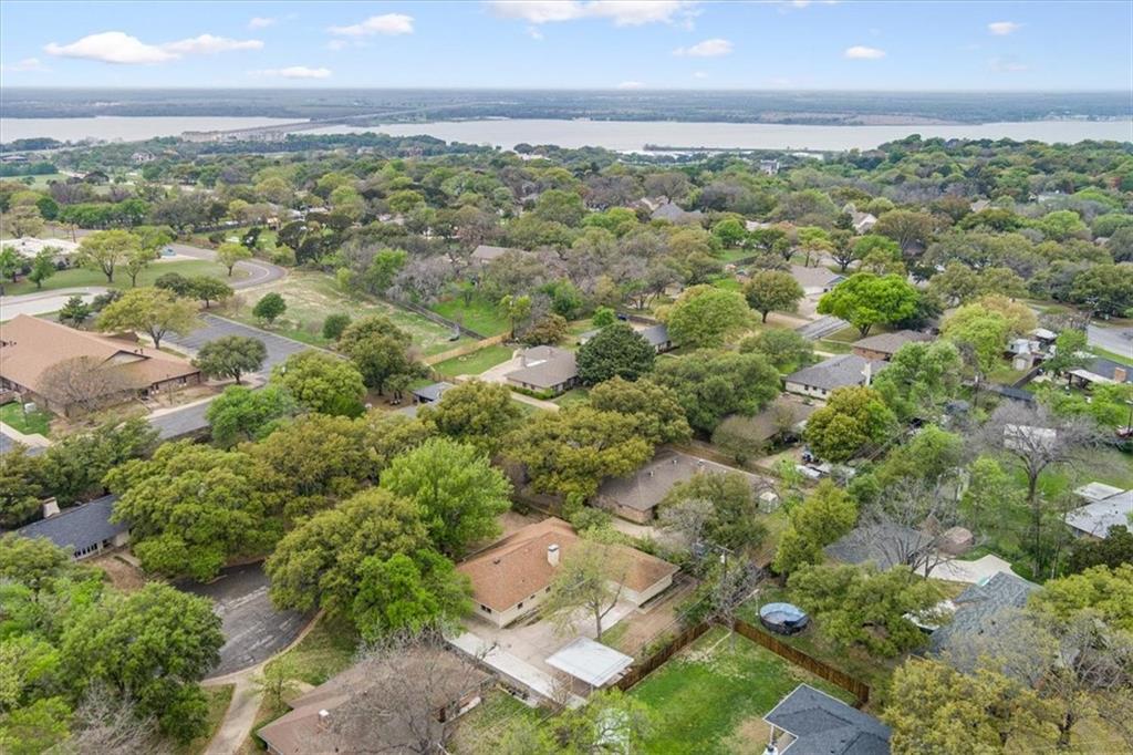1705 Live Oak Valley Circle Property Photo 3