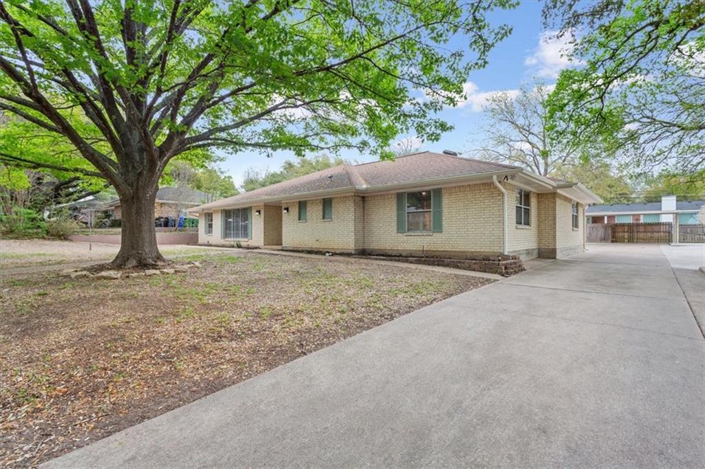 1705 Live Oak Valley Circle Property Photo 4