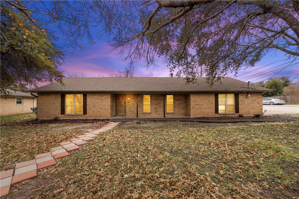 110 W Billington Drive Property Photo