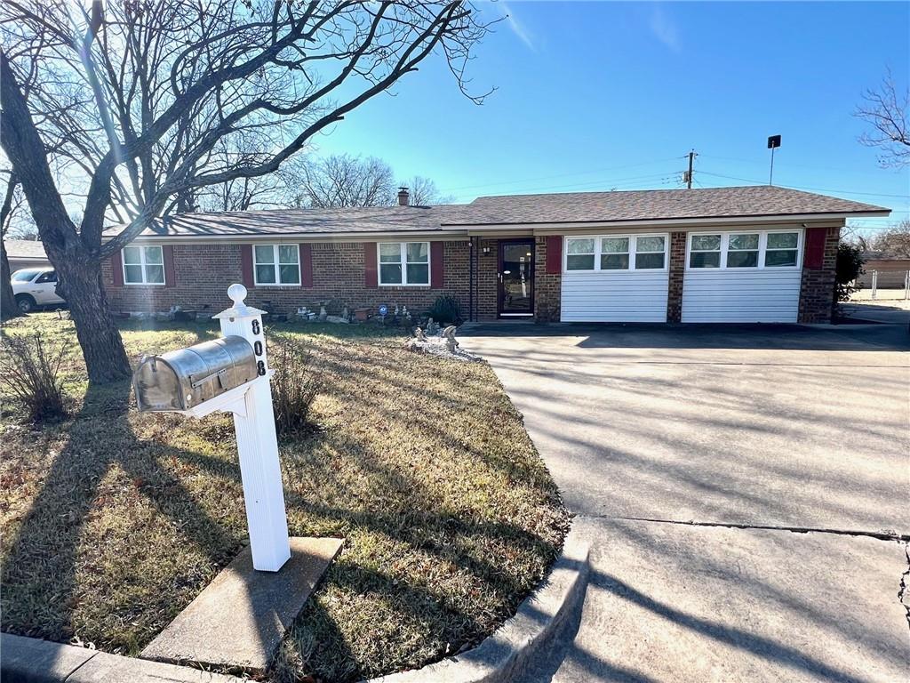 808 W Denison Drive Property Photo 1