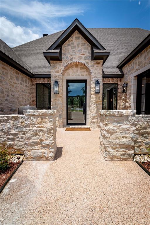 1136 Queen Elizabeth Drive Property Photo 7