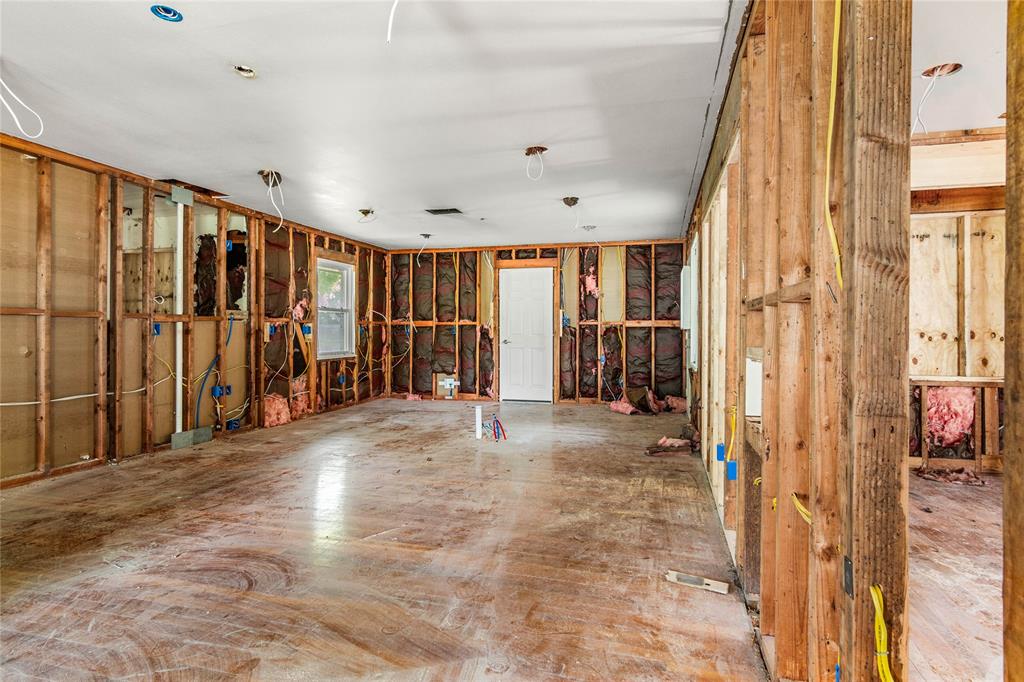 2300 Starr Drive Property Photo 8