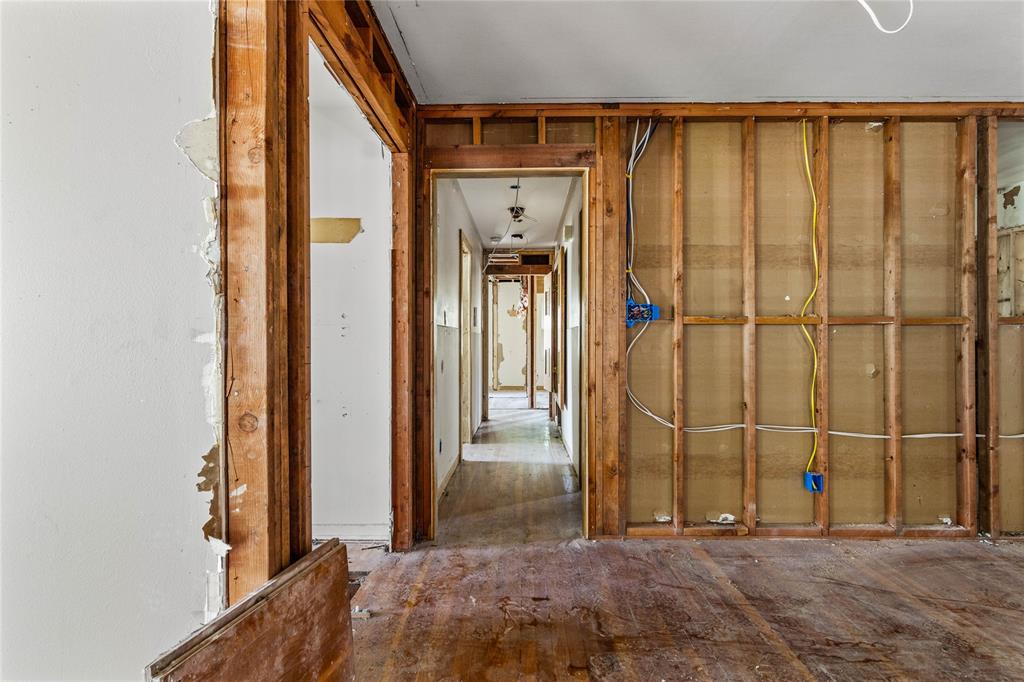 2300 Starr Drive Property Photo 10