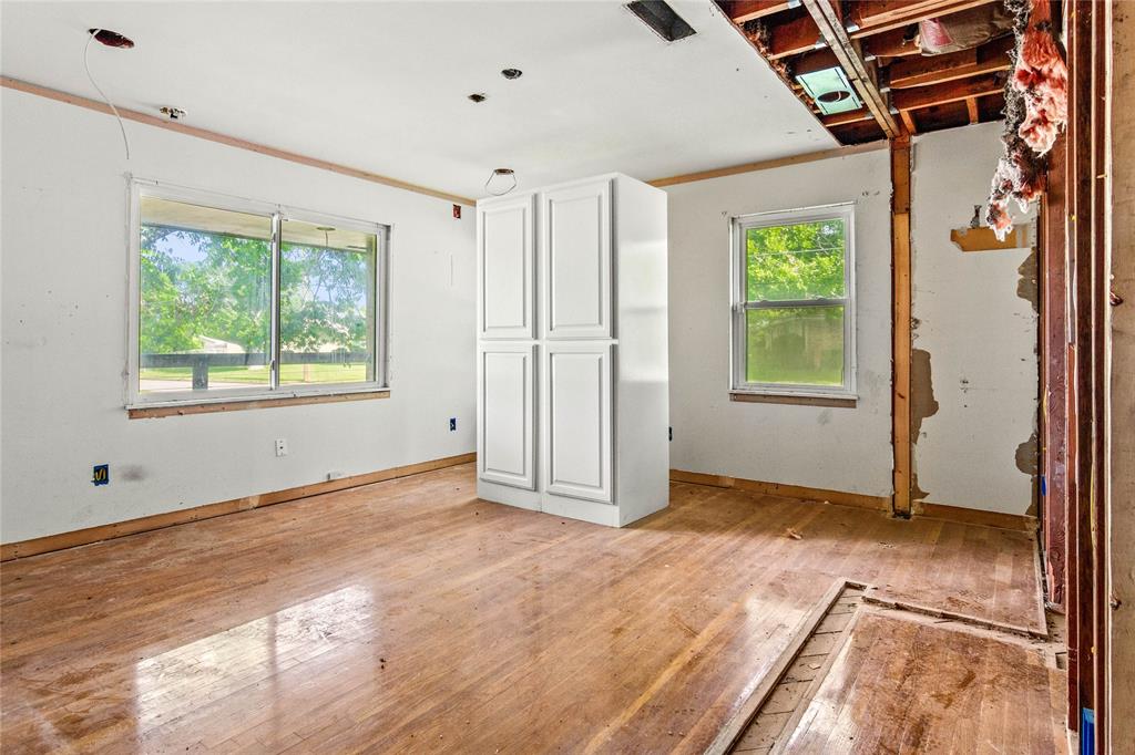 2300 Starr Drive Property Photo 11