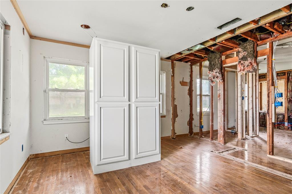 2300 Starr Drive Property Photo 12