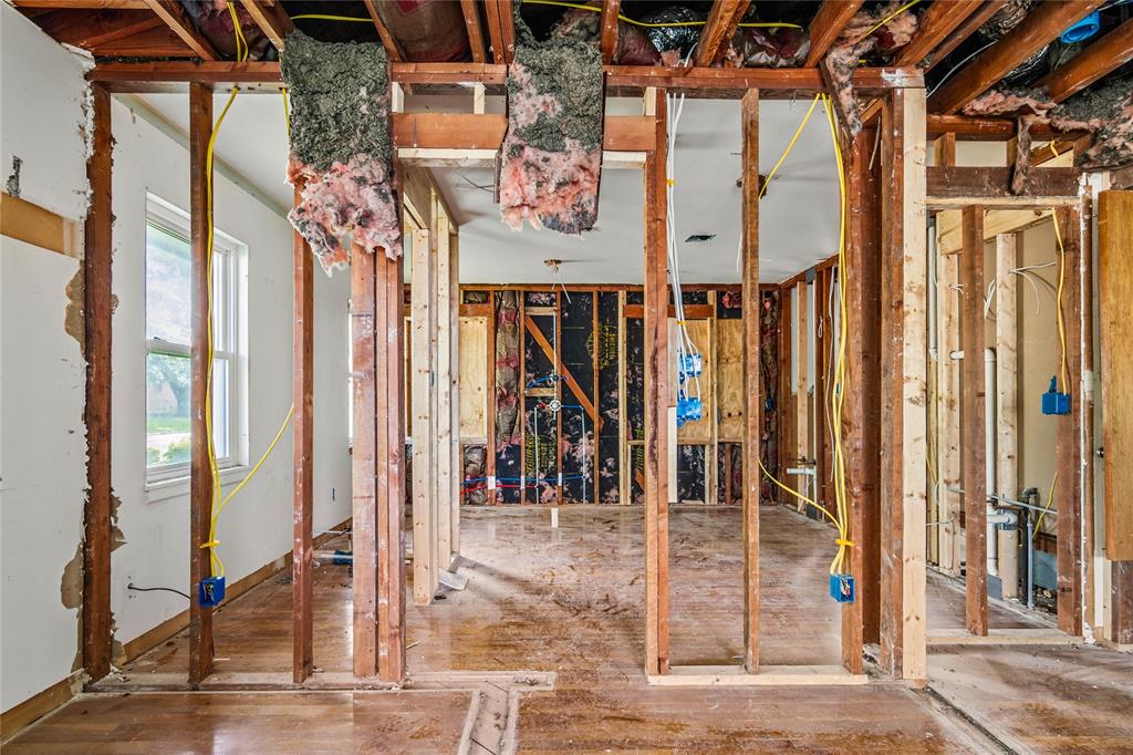 2300 Starr Drive Property Photo 14