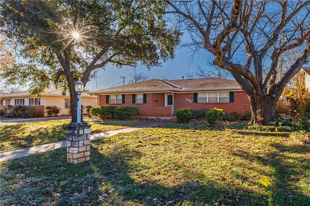 1312 W 3rd Street Property Photo 2