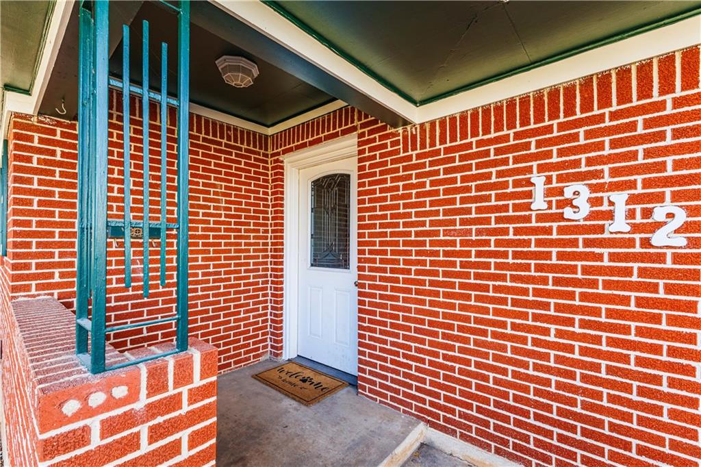 1312 W 3rd Street Property Photo 6