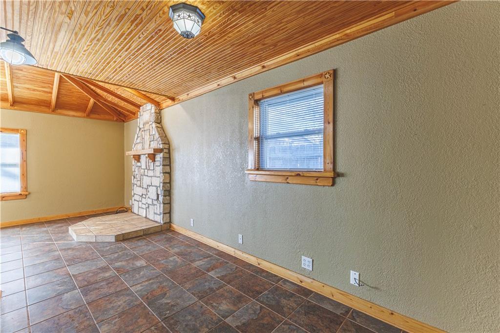 1312 W 3rd Street Property Photo 21