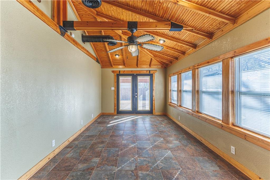 1312 W 3rd Street Property Photo 23