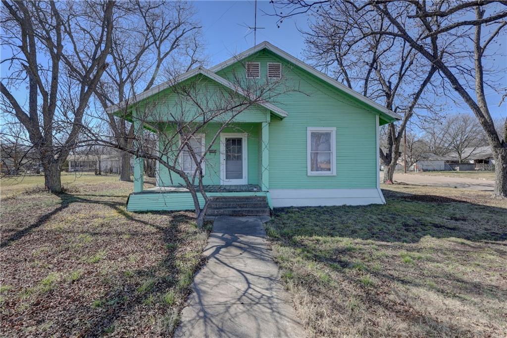 703 S Avenue G Property Photo