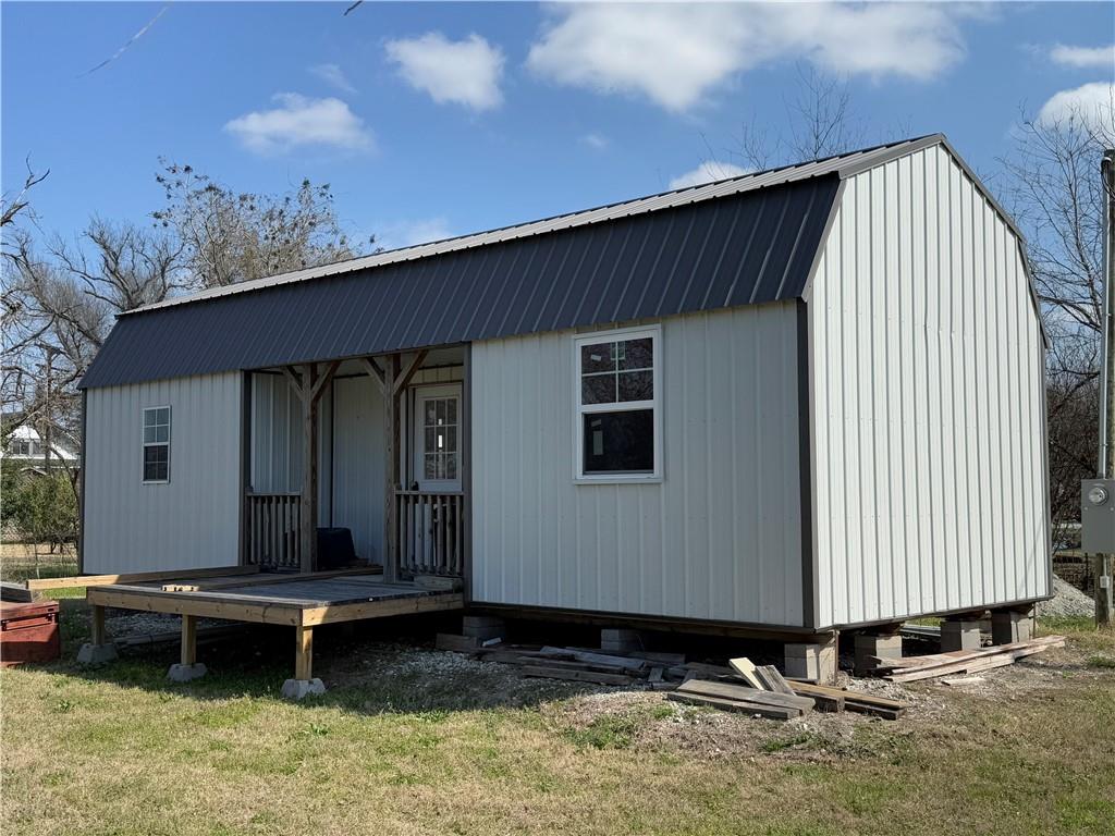 404 E Mignonette Street Property Photo