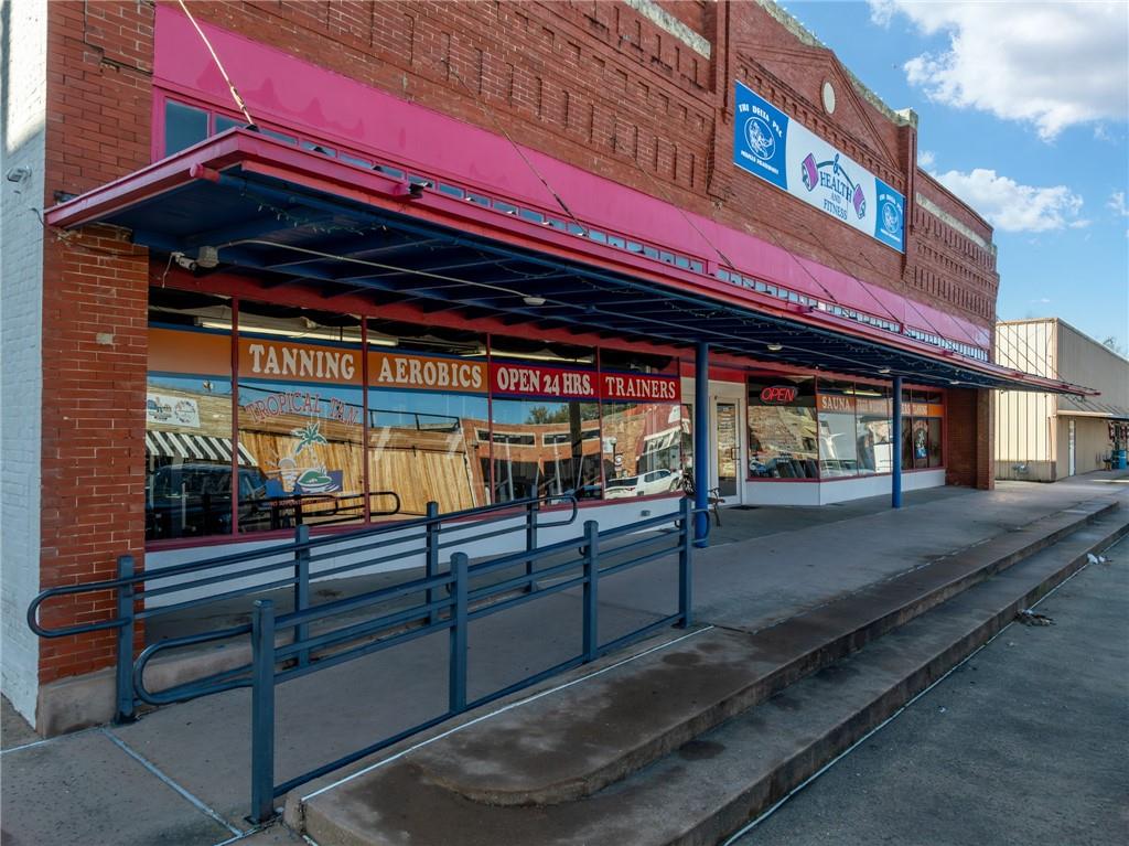 110 E Franklin Street Property Photo
