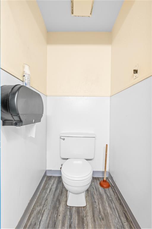110 E Franklin Street Property Photo 20