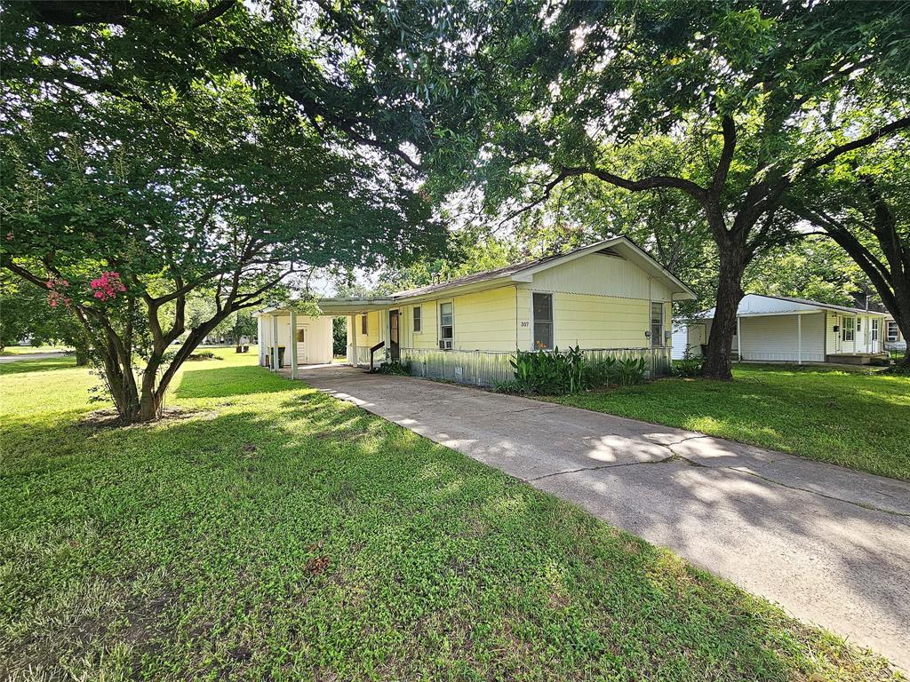 307 E State Street Property Photo 1
