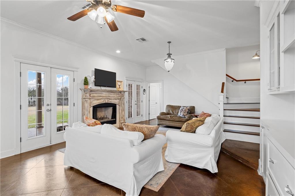 1240 Estes Road Property Photo 4