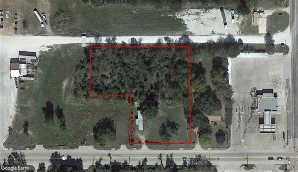 402 W Washington St Property Photo