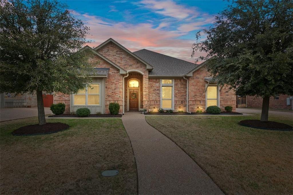 108 Longwood Cir Property Photo