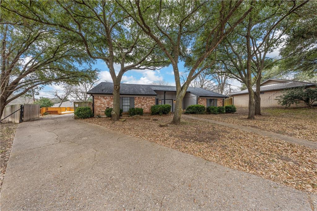 133 Crestwood Drive Property Photo 1