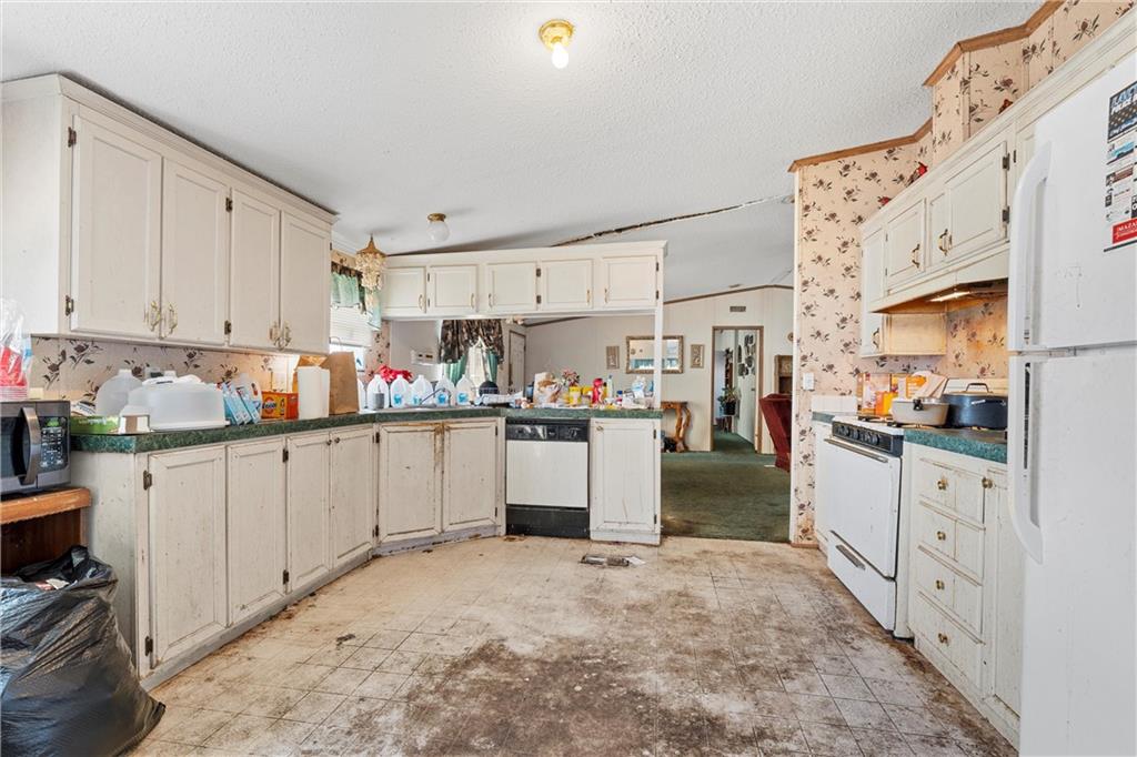 3725 Bluhm Road Property Photo 8