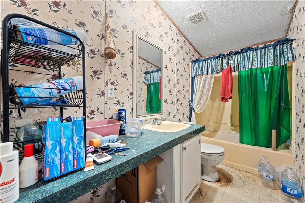 3725 Bluhm Road Property Photo 12