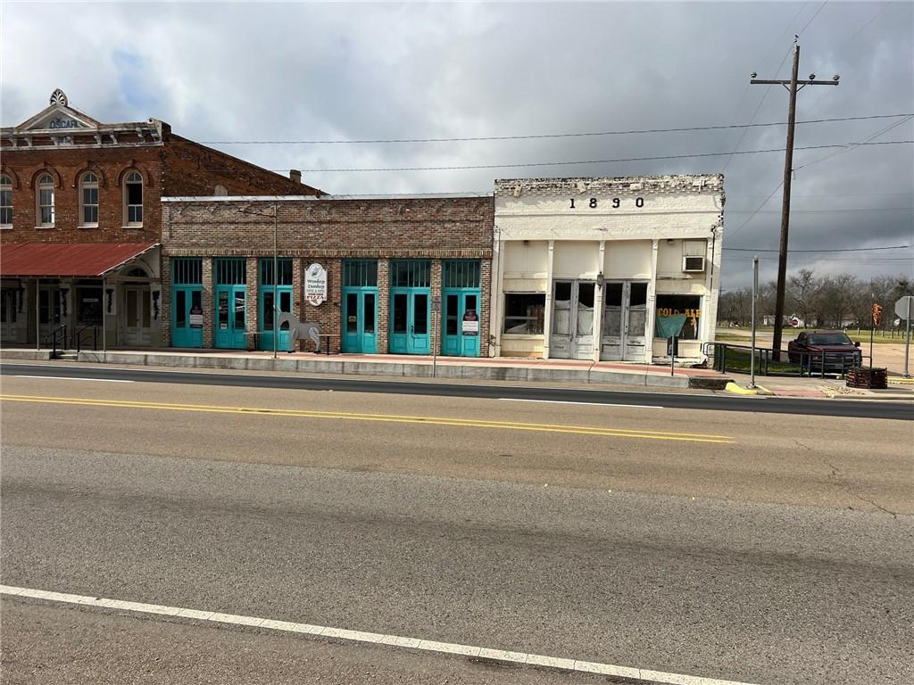 501 S Main Highway Property Photo 2