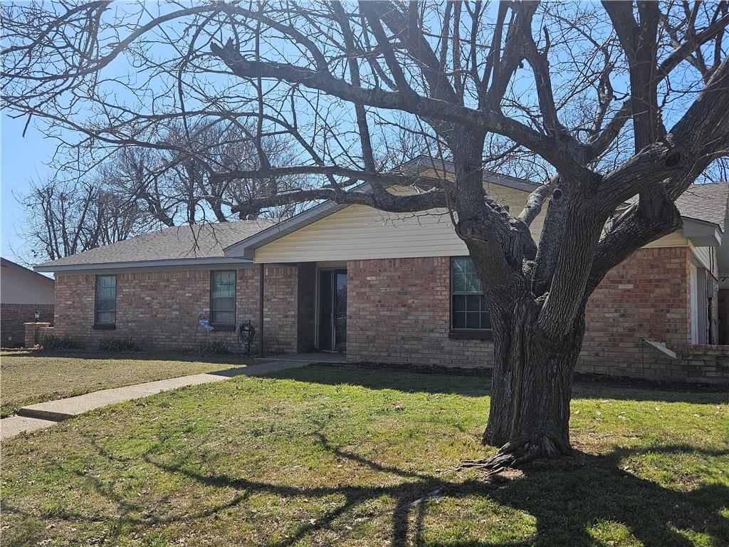 429 Lindenwood Lane Property Photo