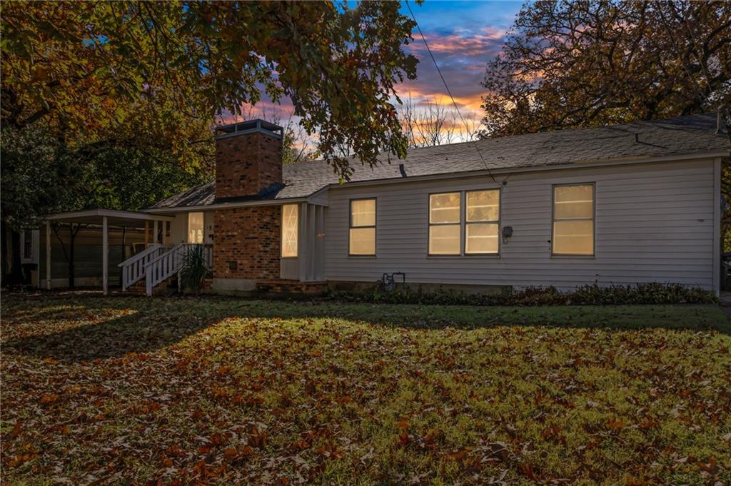 1112 E Elm St Property Photo