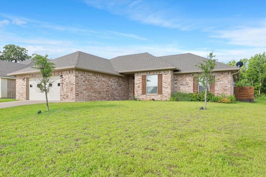 107 Indian Trails Road Property Photo 1