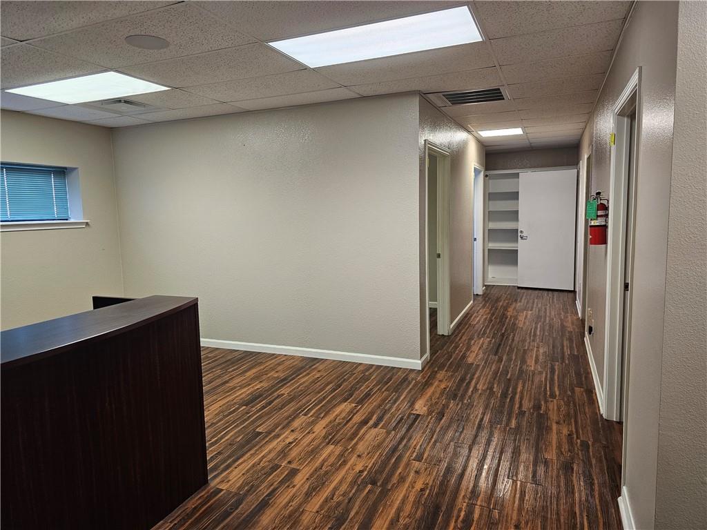 300 W Central Tx Exp Property Photo
