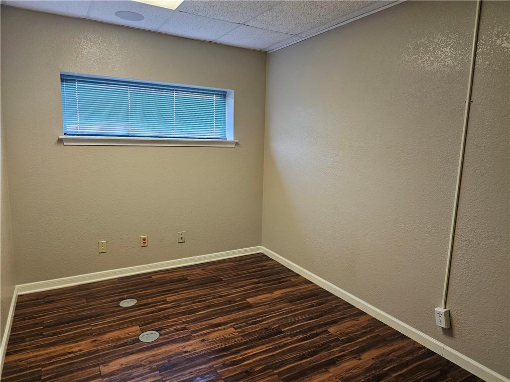 300 W Central Tx Exp Property Photo 4