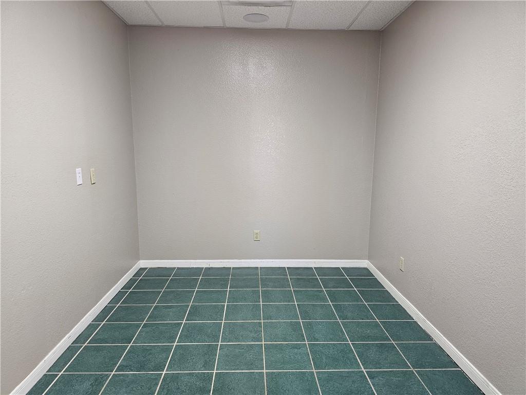 300 W Central Tx Exp Property Photo 7