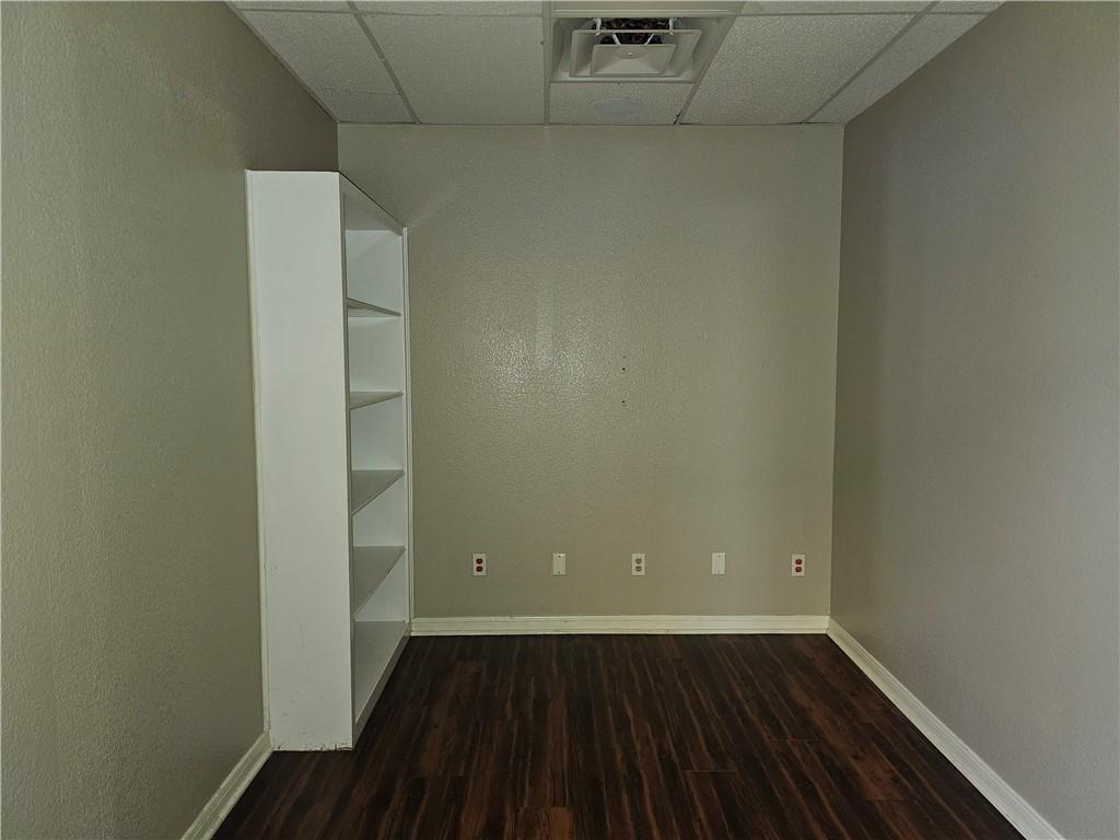 300 W Central Tx Exp Property Photo 8