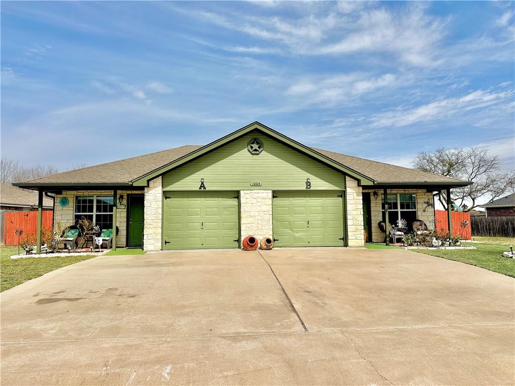 1004 Leah Drive Property Photo