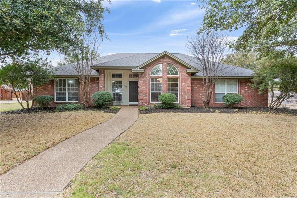 817 Stoneridge Dr Property Photo