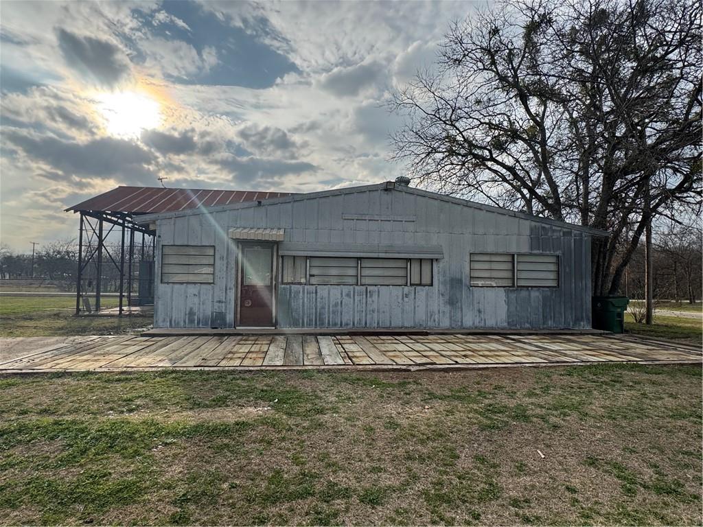 208 E Spruce Street Property Photo