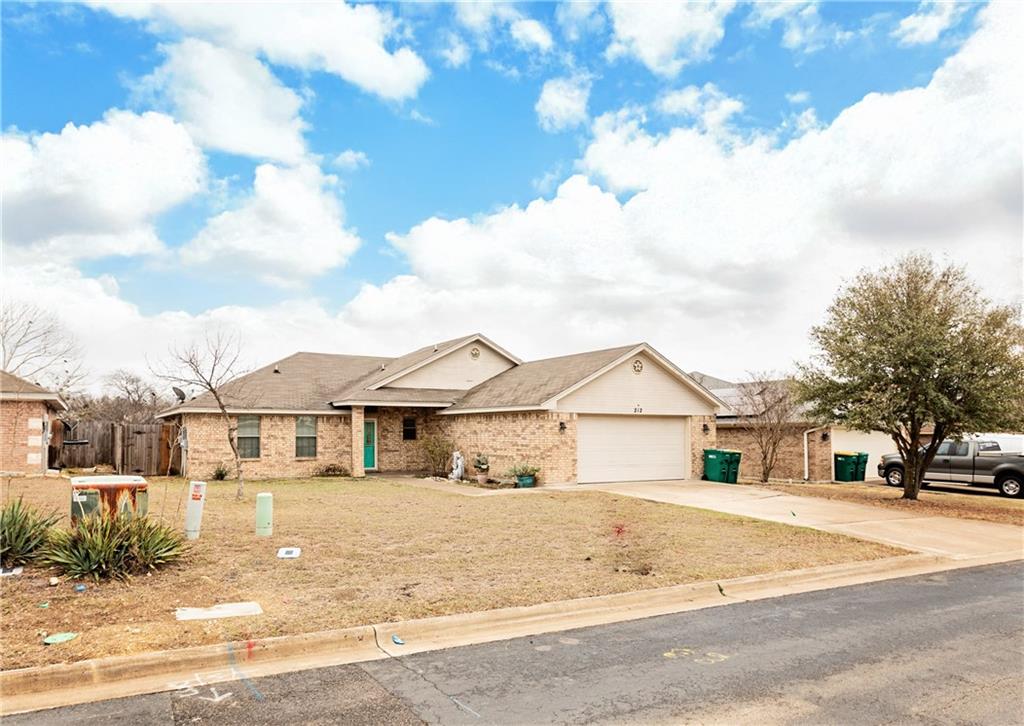 212 Oak Ridge Drive Property Photo 1