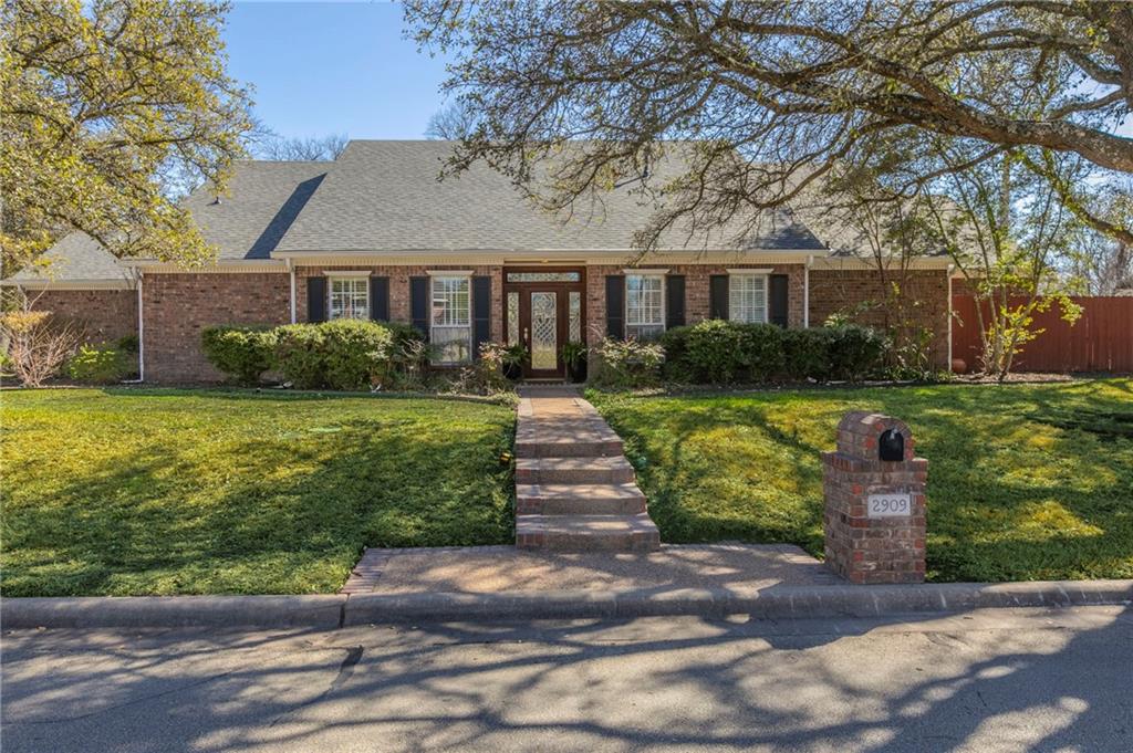 2909 Stratford Drive Property Photo