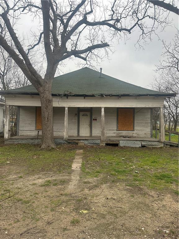 304 Ross Ave Property Photo