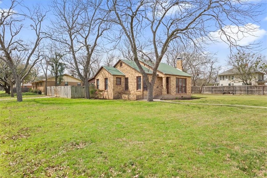 713 S Van Buren Street Property Photo 1