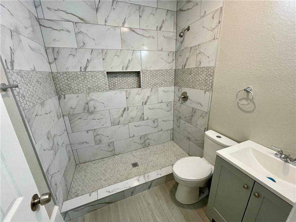 310 N Lakeview Drive