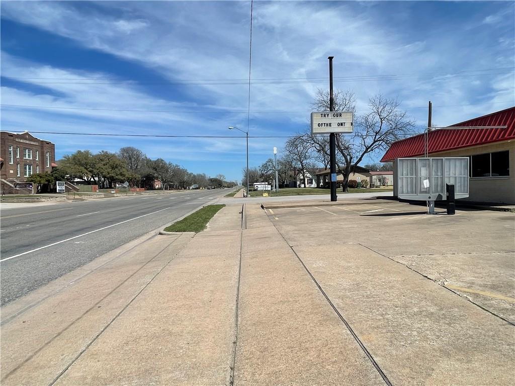 616 E Texas Avenue Property Photo 2