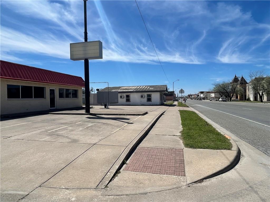616 E Texas Avenue Property Photo 4