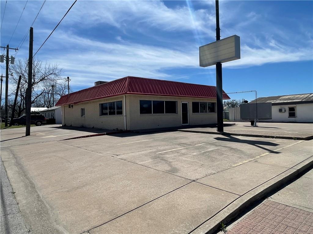 616 E Texas Avenue Property Photo 5