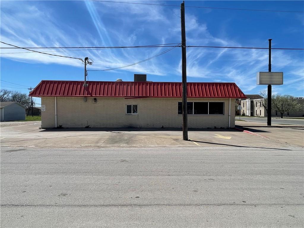 616 E Texas Avenue Property Photo 6