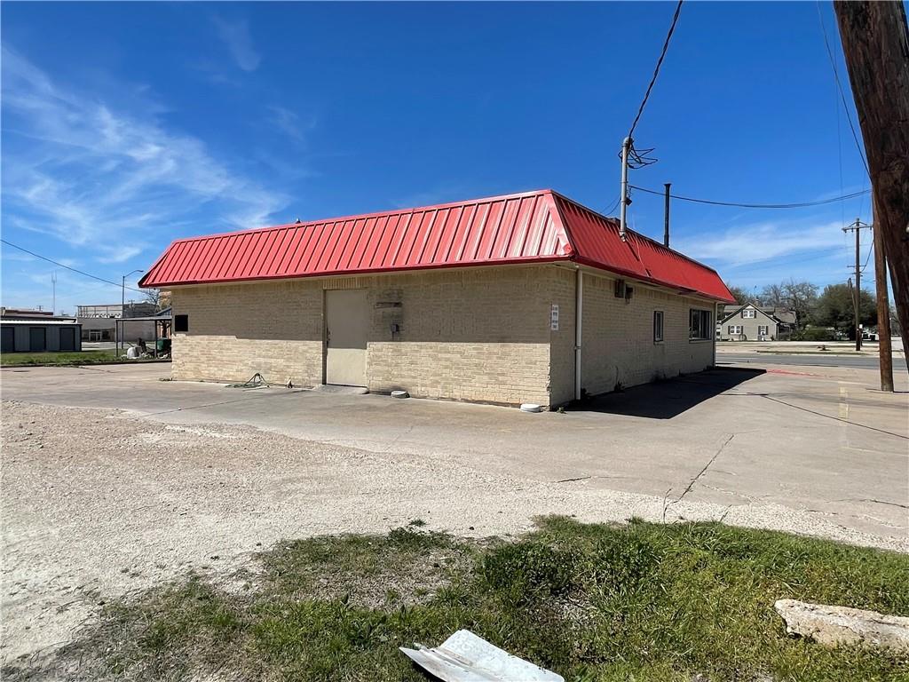 616 E Texas Avenue Property Photo 7