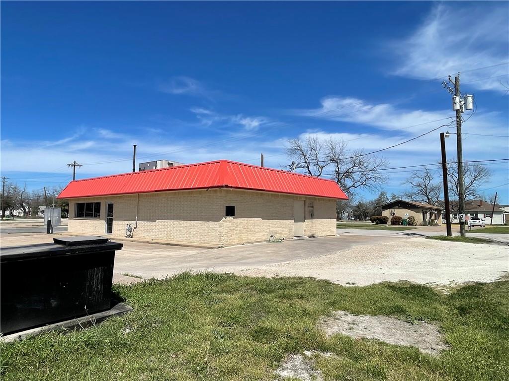 616 E Texas Avenue Property Photo 9
