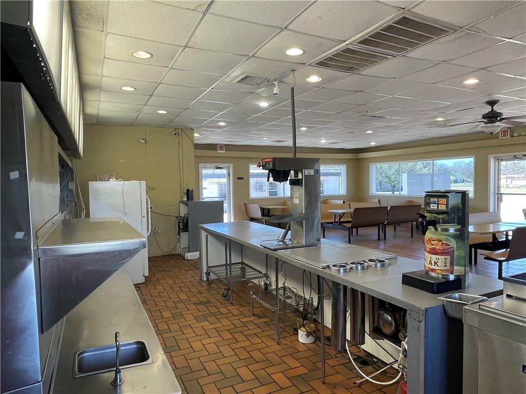 616 E Texas Avenue Property Photo 27