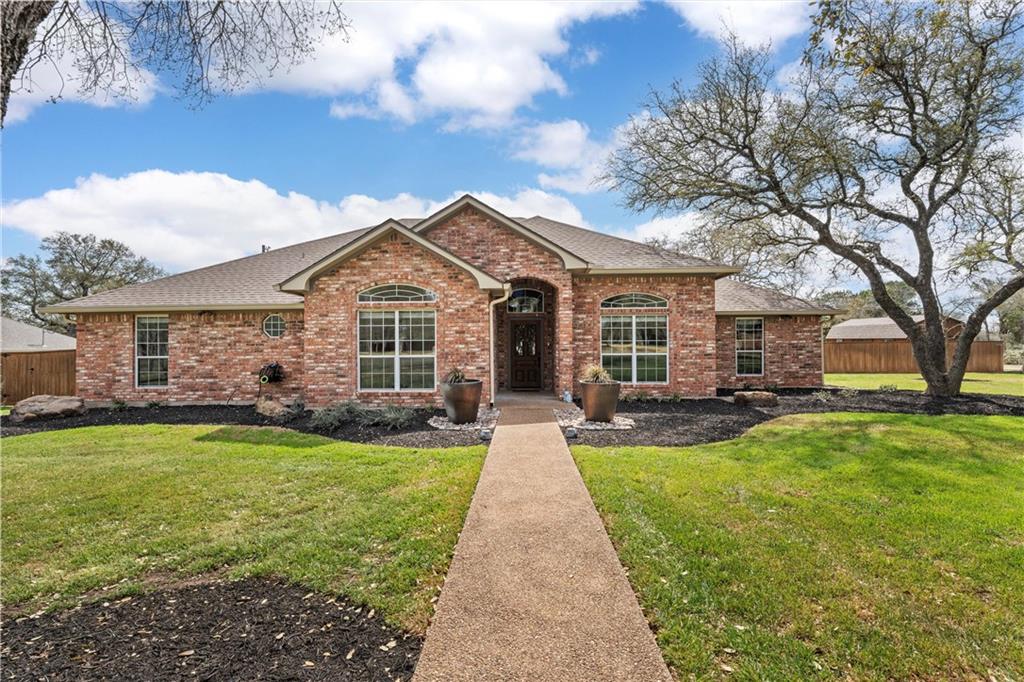 100 Twisted Oak Lane Property Photo